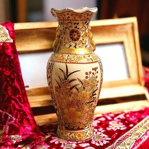 Vintage Hand-painted Ceramic Asian Style Decorative Vase.